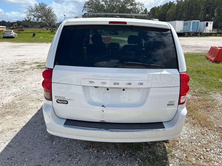 2019-dodge-grand-caravan-sxt-image-21