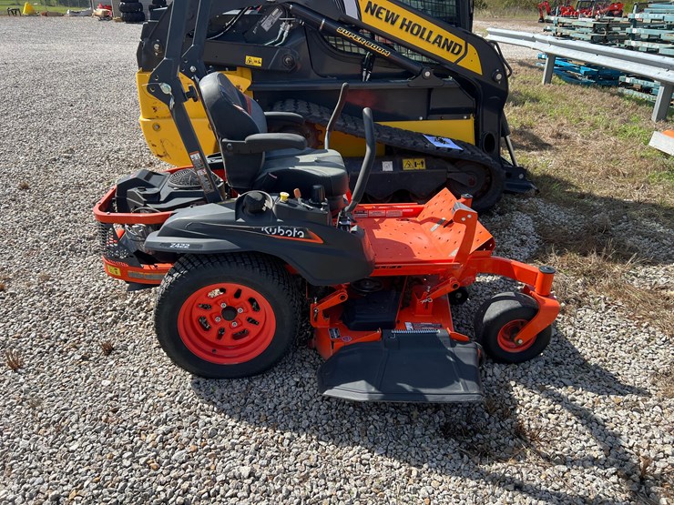 2022-kubota-z422-54-zero-turn-mower-image-2