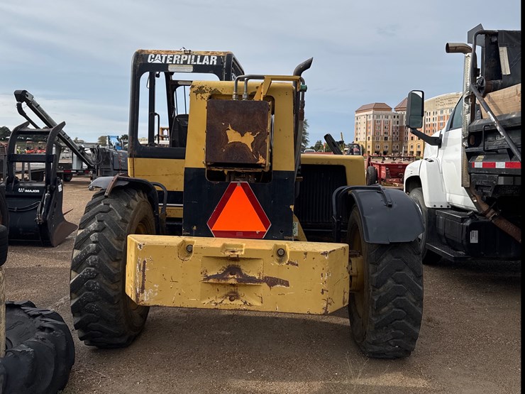 caterpillar-th63-image-4