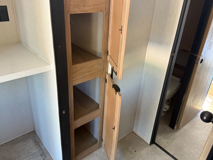 #6895-•-2024-forrest-river-timberwolf-mini-loft-camper-image-50