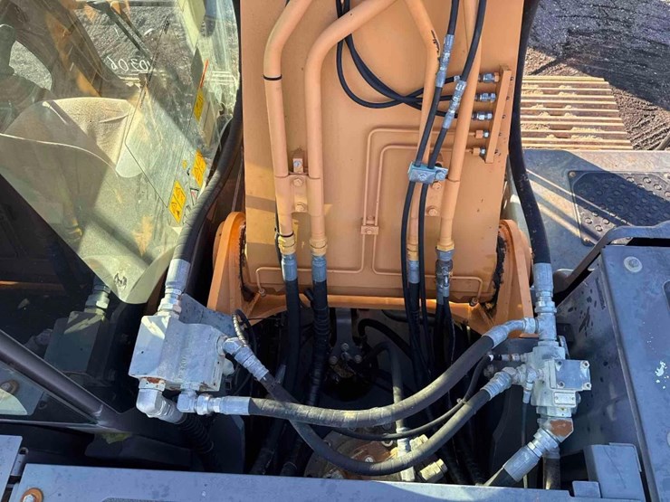 2015-case-cx300c-image-20