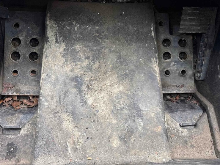 2021-bobcat-s740-image-29