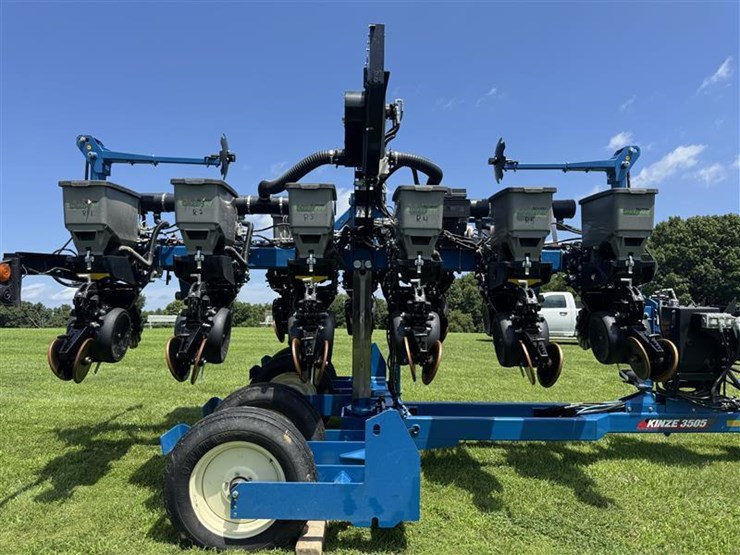 2020-kinze-3505-image-10