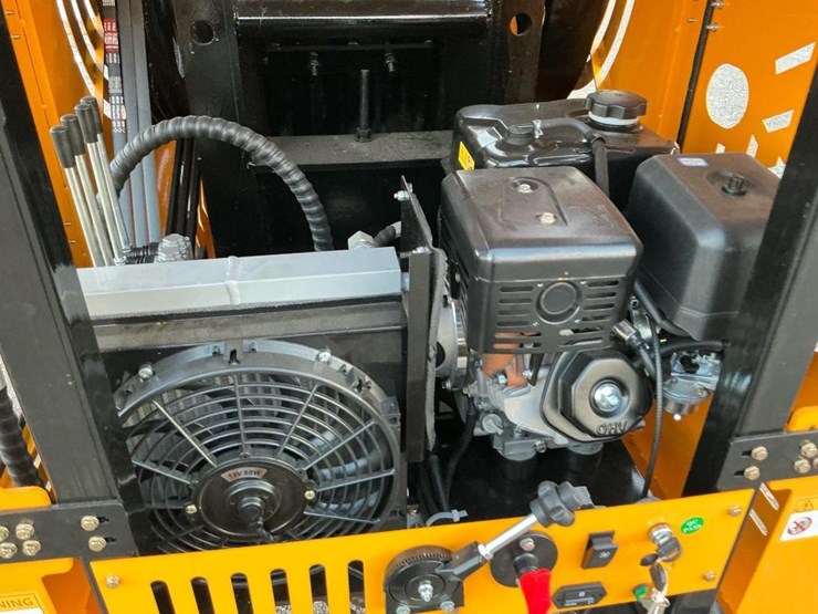 #1225-•-unused-future-ft-ssj430-tracked-crusher-image-16