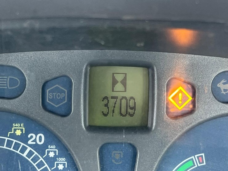 new-holland-tl100a-image-22