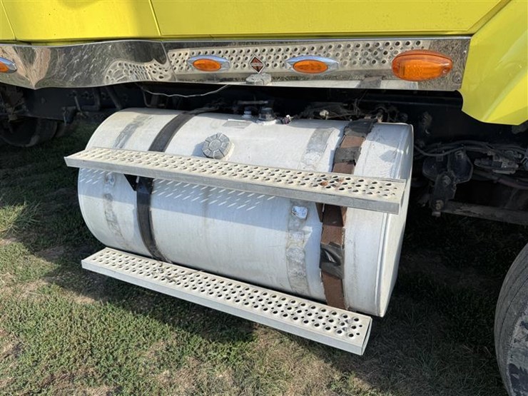 2012-international-prostar-image-35