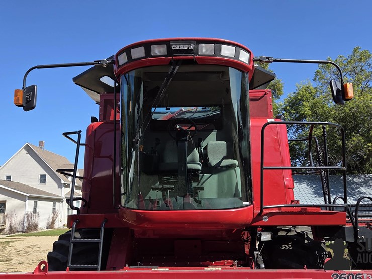 2008-case-ih-2577-image-2