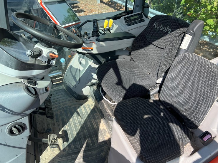 2017-kubota-m7-151-premium-image-46