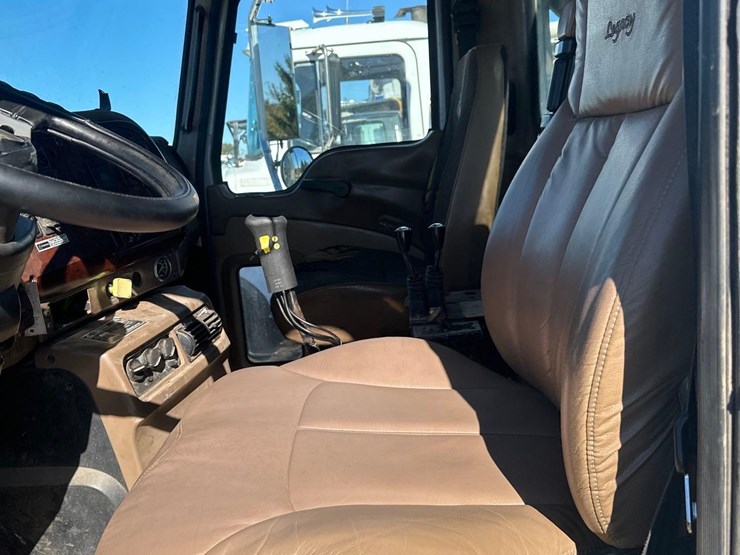 2003-mack-cv713-roll-off-image-8