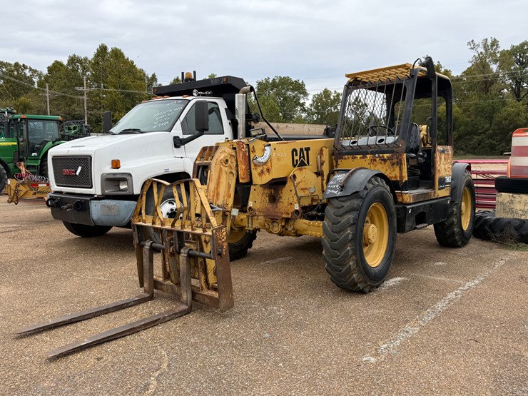 caterpillar-th63-image-1