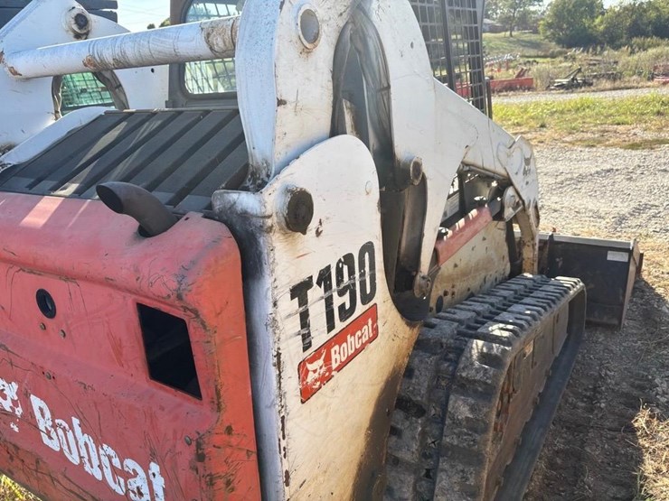 2008-bobcat-t190-image-12