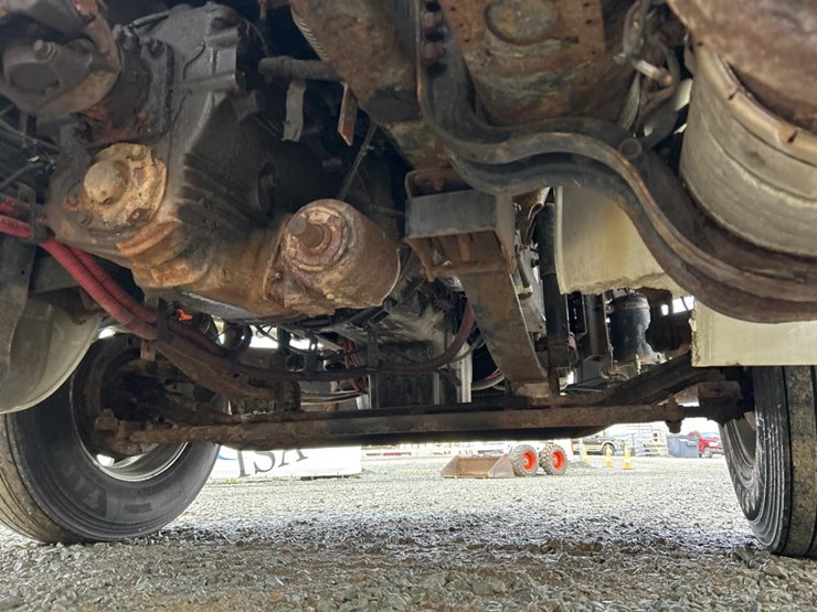 #5016-•-2008-freightliner-business-class-m2-cab-chassis-image-25