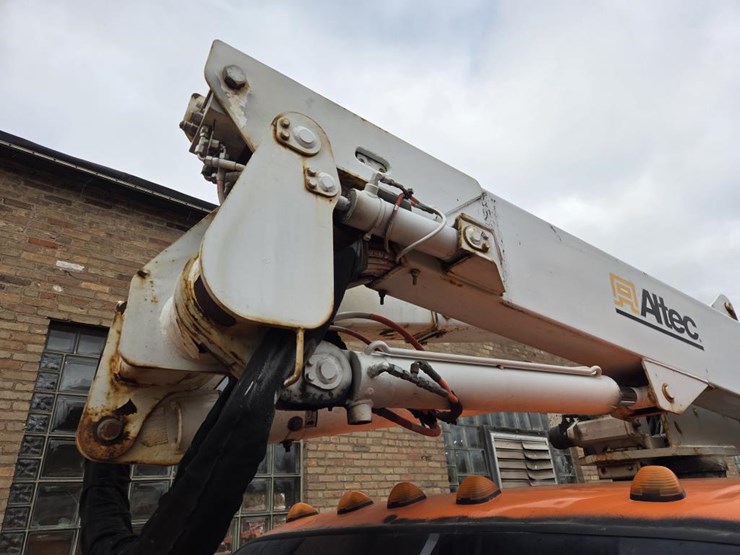 2005-ford-f550-xl-image-35