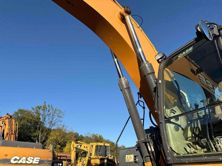 2015-case-cx300c-image-23