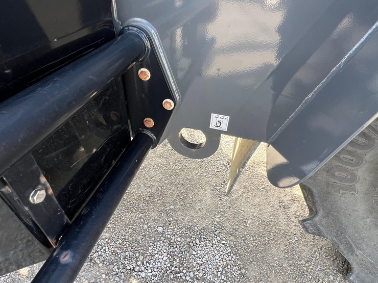 2019-terragator-7300-spinner-truck-image-22