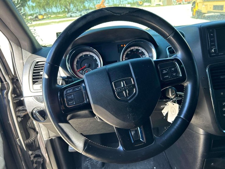 2018-dodge-grand-caravan-se-image-13