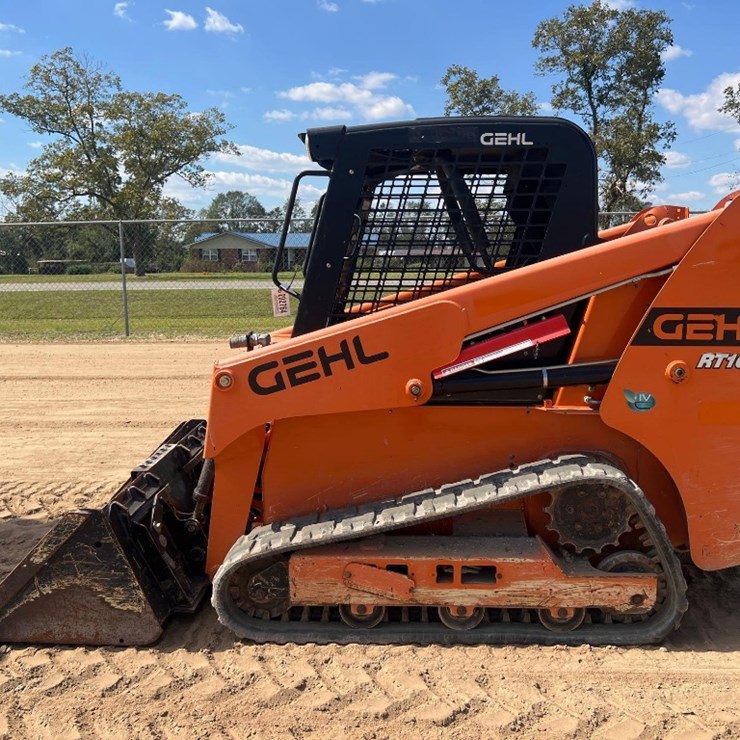 2019 GEHL RT105