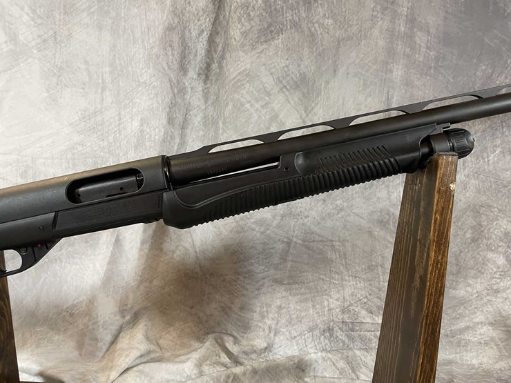 #2030-•-benelli-nova-12-ga.-pump-action-shotgun,-sn:-z185519-image-5