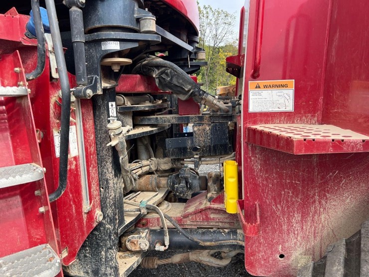 2019-case-ih-580s-quad-trac-tractor-image-14