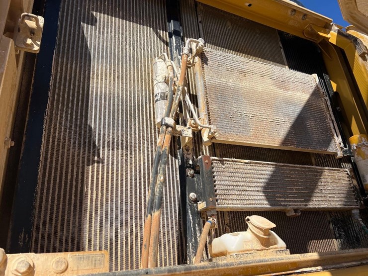 2016-caterpillar-336fl-image-33