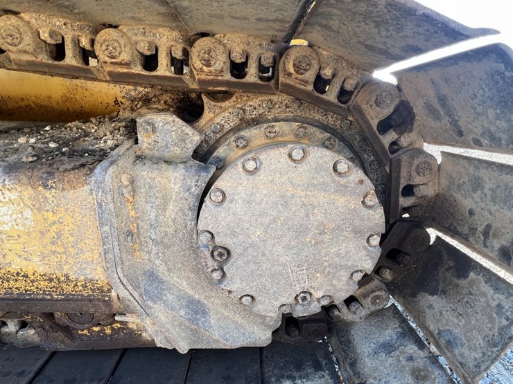 2012-komatsu-d39px-22-image-3