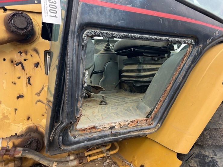 2001-caterpillar-420d-image-31