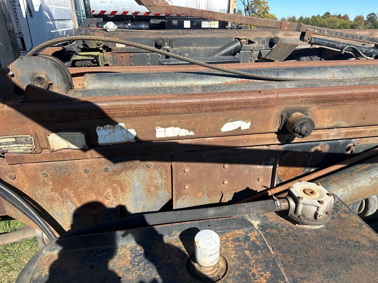 2003-mack-cv713-roll-off-image-6