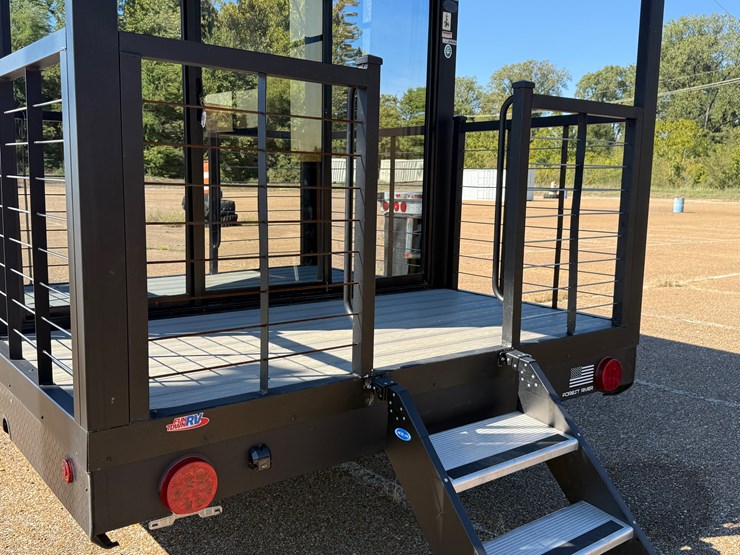 #6895-•-2024-forrest-river-timberwolf-mini-loft-camper-image-11