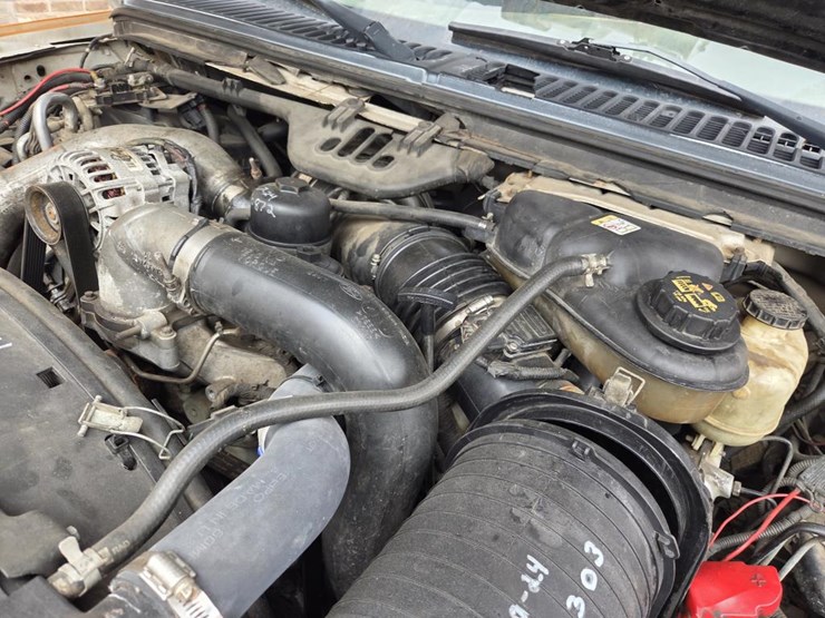 2005-ford-f550-xl-image-54