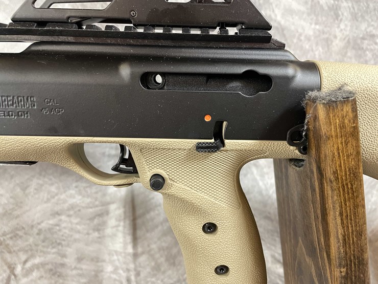 #2042-•-hi-point-carbine-45-auto-semi-auto-rifle,-sn:-r125884-image-15