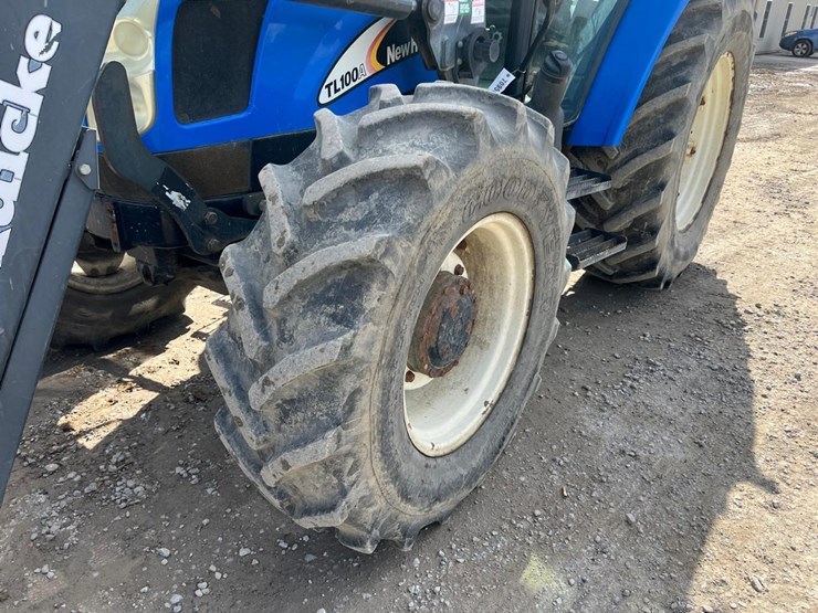 new-holland-tl100a-image-12