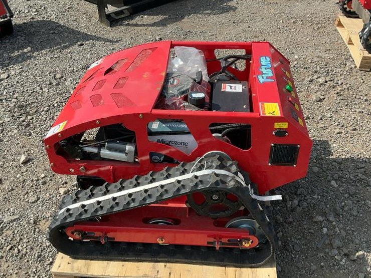 #1275-•-unused-future-ft750-lawn-mower-image-4