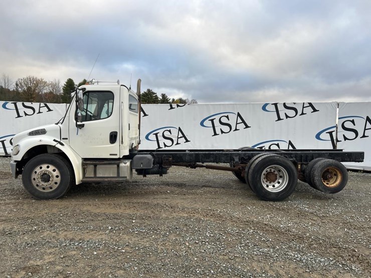 #5016-•-2008-freightliner-business-class-m2-cab-chassis-image-2
