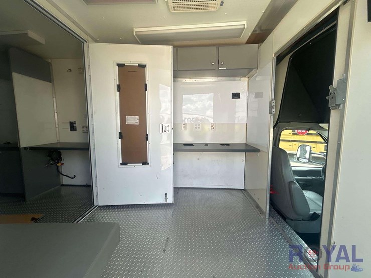 2007-ford-e450-image-20