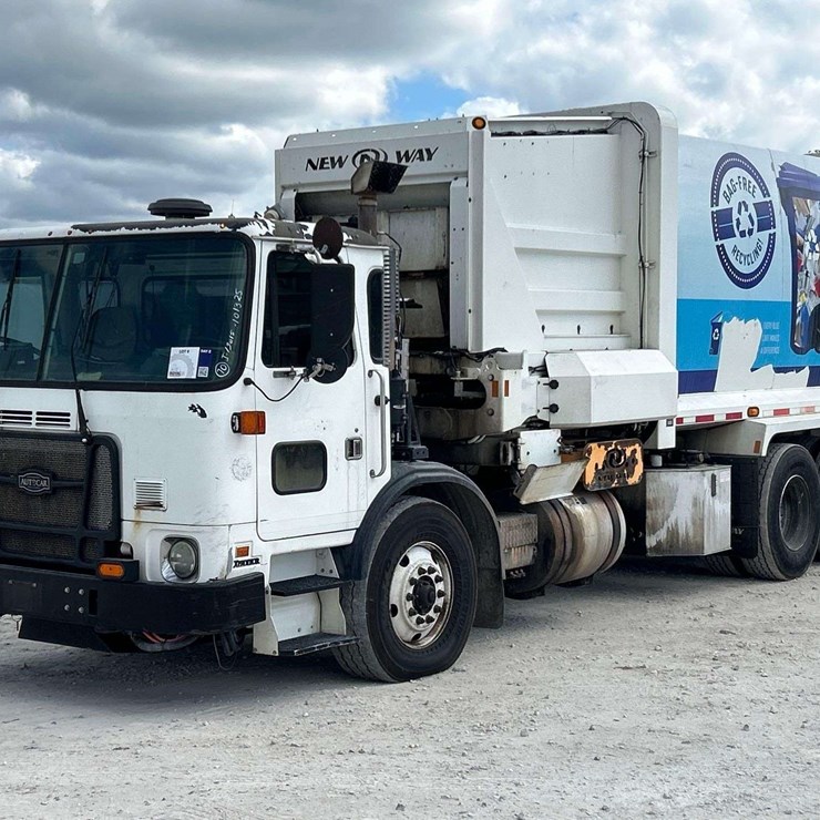 2017 AUTOCAR XPEDITOR