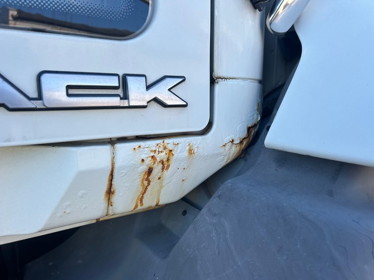 2011-mack-tender-truck-w/adams-rear-discharge-bed-auger-image-76