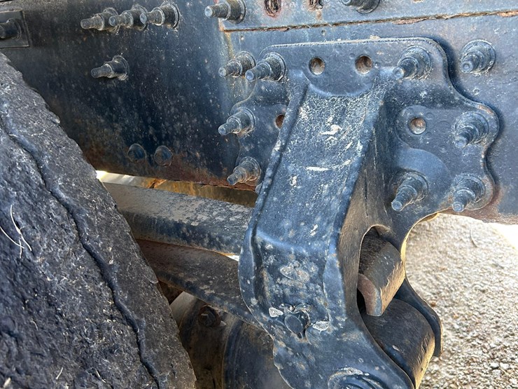 2011-mack-tender-truck-w/adams-rear-discharge-bed-auger-image-48