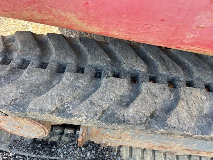 2013-takeuchi-tb235-image-21