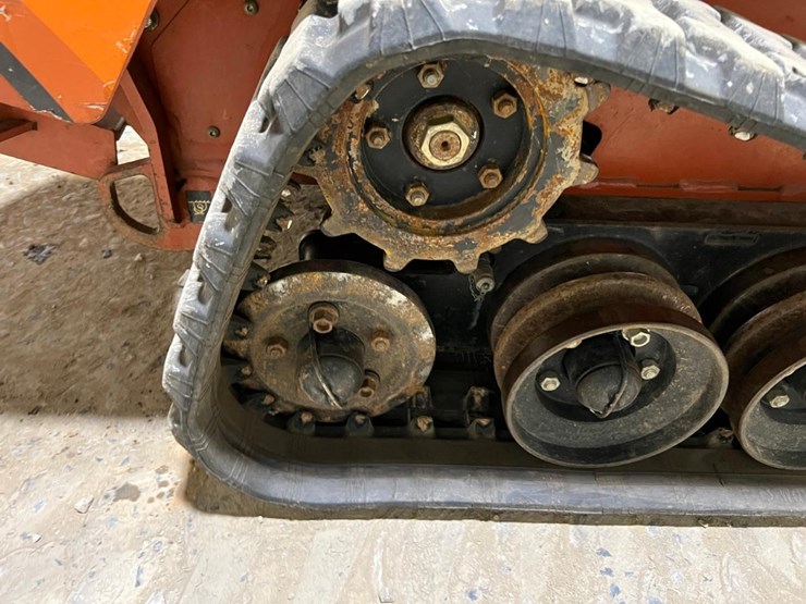 2017-ditch-witch-sk800-image-19