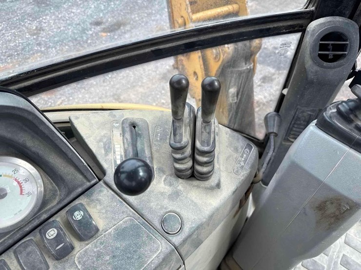 2007-caterpillar-420e-image-28