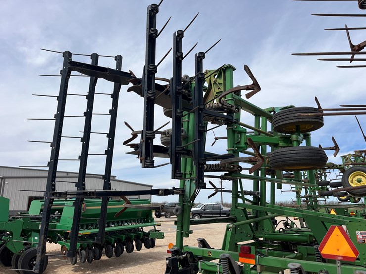 2009-john-deere-2410-image-12