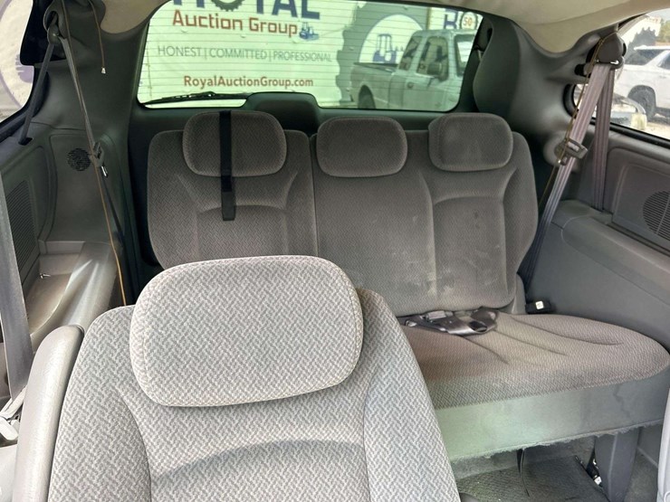 2005-dodge-grand-caravan-image-18