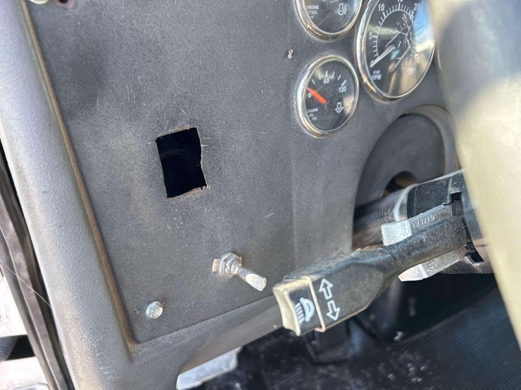 2002-western-star-4900-image-13