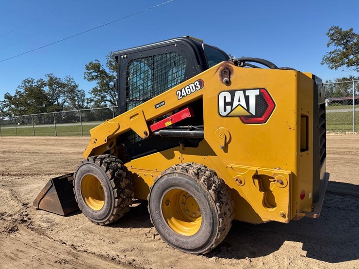 2022-caterpillar-246d3-image-8