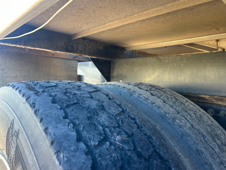 2011-mack-tender-truck-w/adams-rear-discharge-bed-auger-image-43