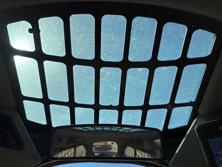 2022-caterpillar-246d3-image-23