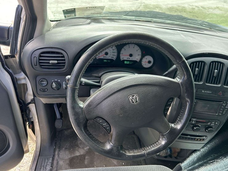 2005-dodge-grand-caravan-image-11