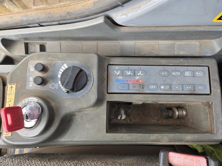 1999-john-deere-200-image-63