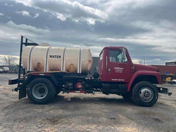 1983-international-s-series-water-truck-image-5