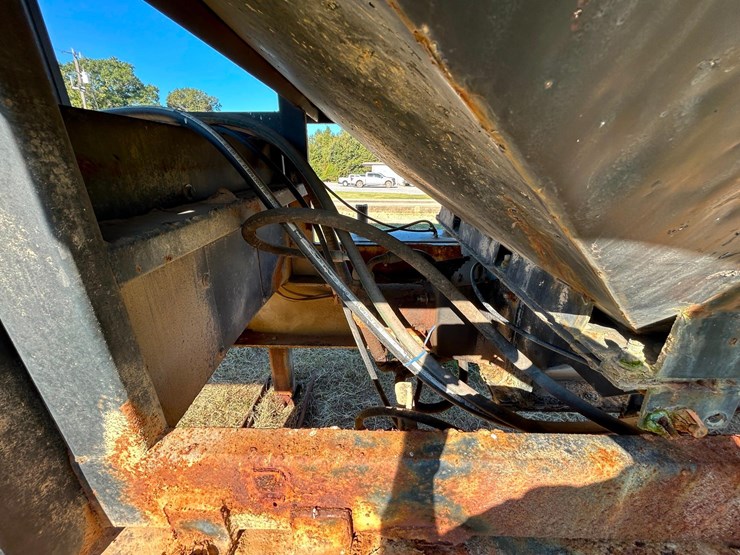 2011-magnolia-trailer-image-16